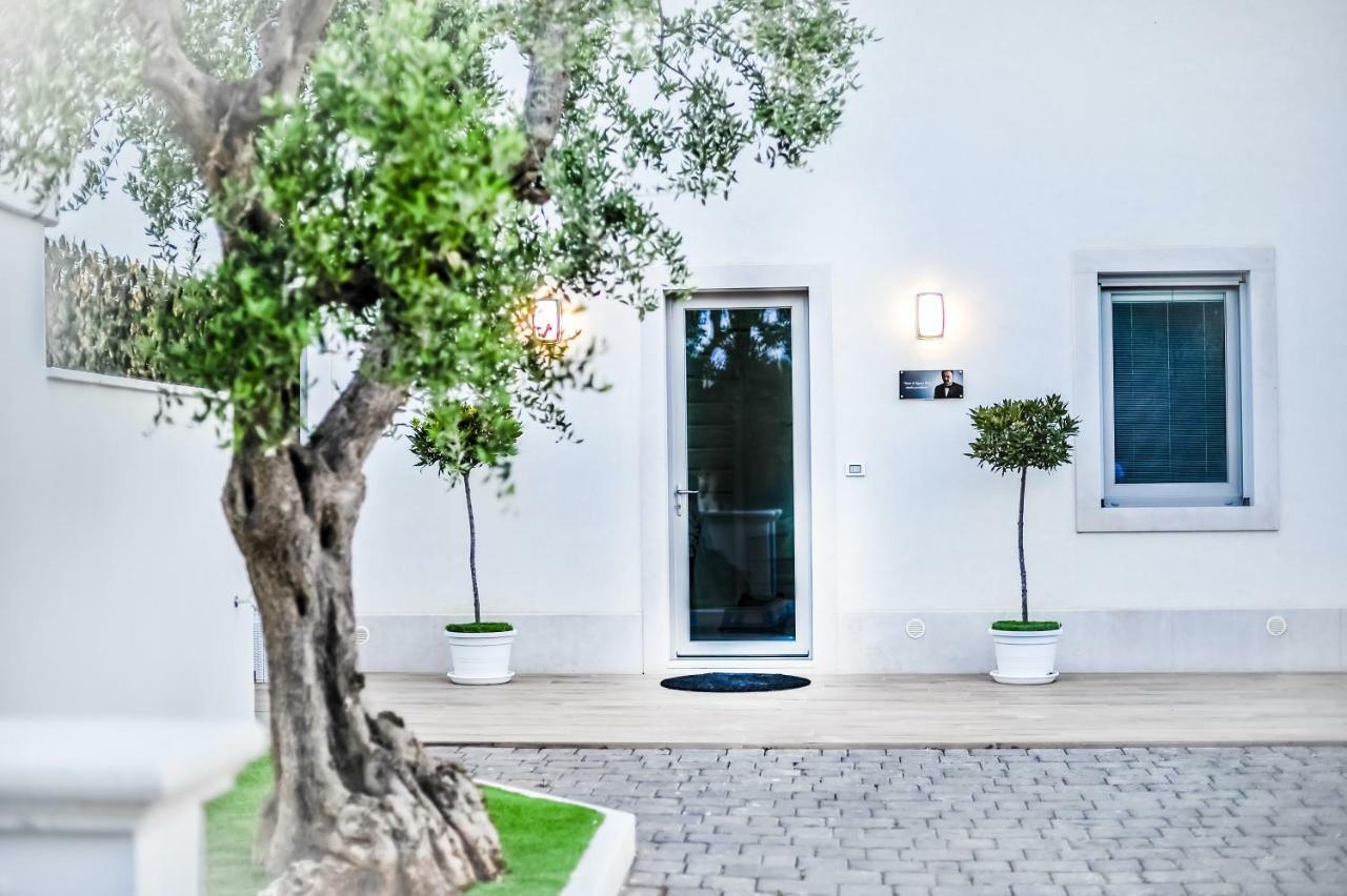 Bed and Breakfast Dal Signor Wolf Пецце-ді-Ґреко Екстер'єр фото